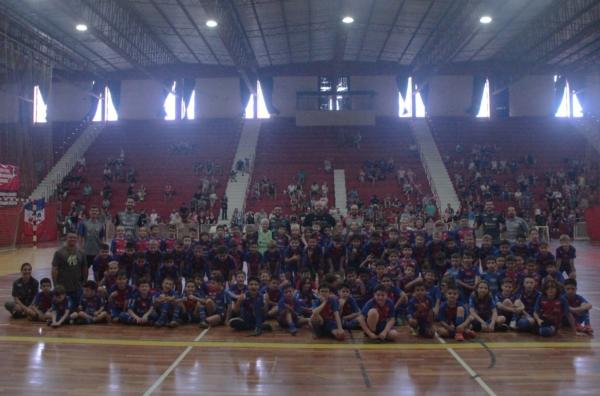 Escola de Futsal UJR retoma atividades com projeto de verão