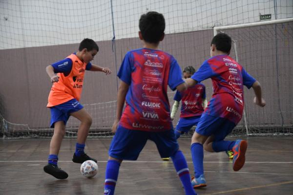 Interno da Escola de Futsal UJR teve pontapé inicial no último sábado