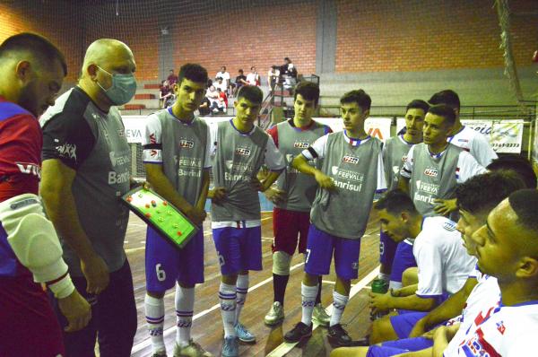 Sub-20 da UJR/Feevale/Banrisul decide vaga para a semifinal do Gauchão