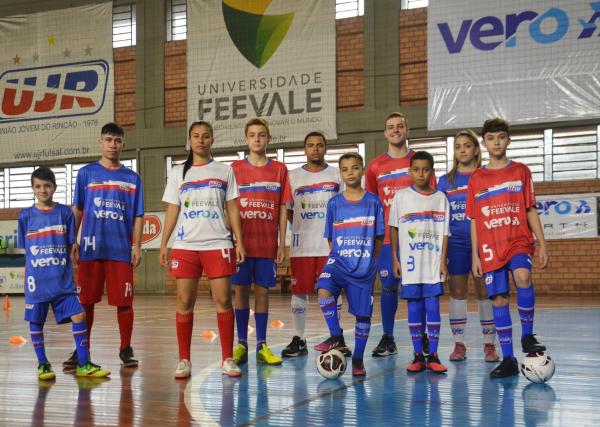 UJR/Feevale/Banrisul apresenta novos uniformes