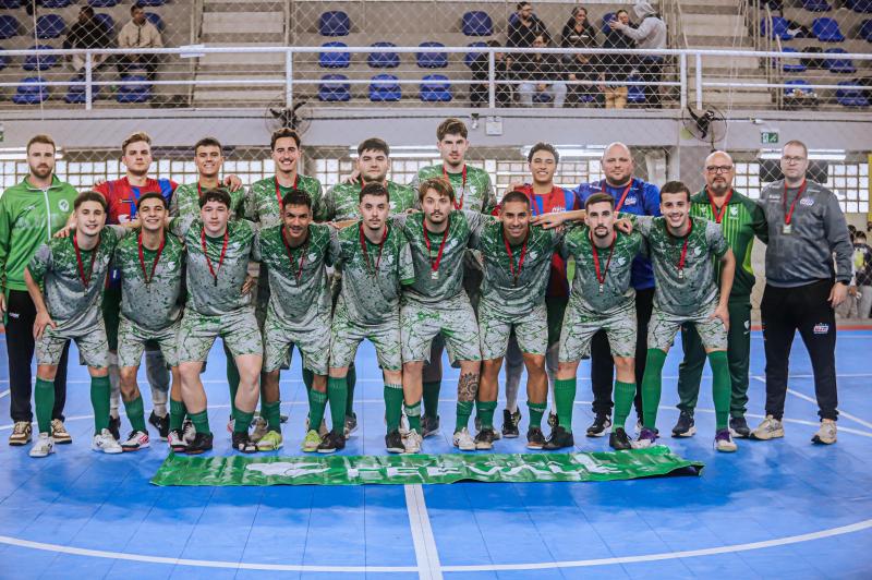 Universitário Masculino